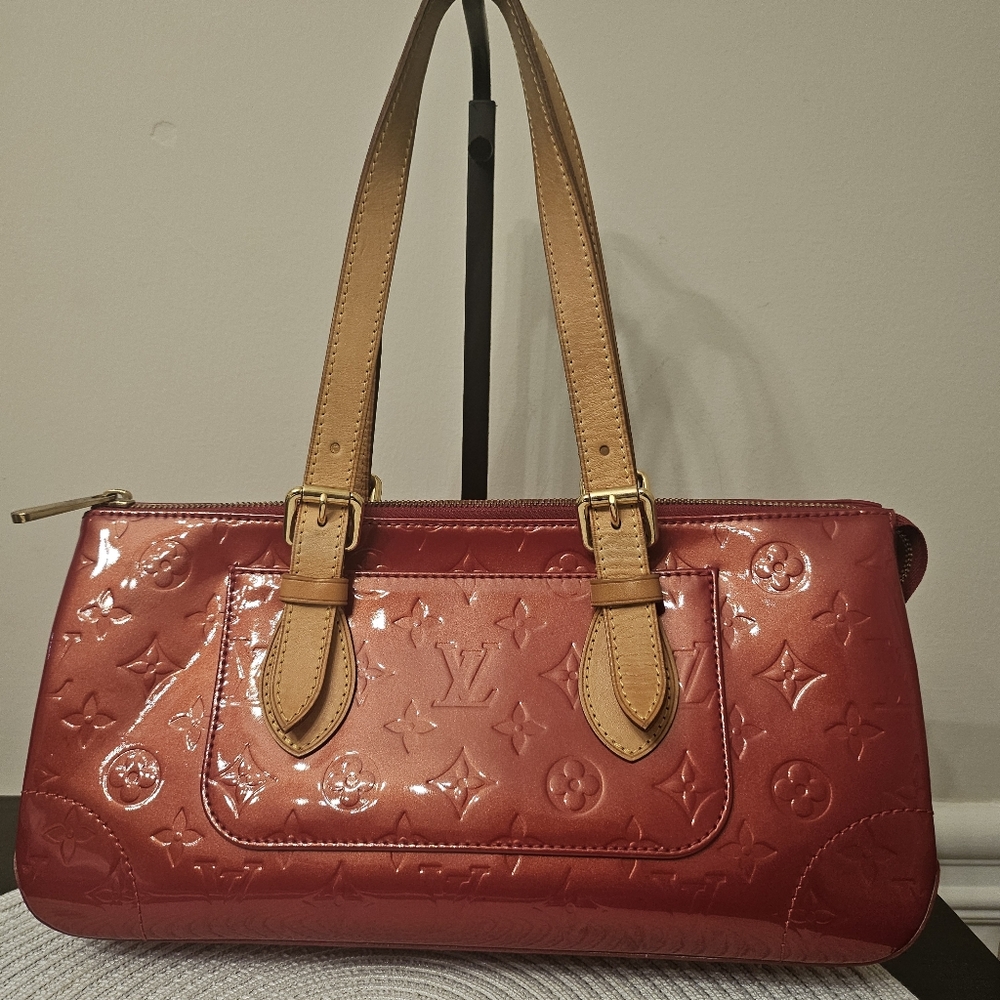 Louis Vuitton Bedford Shoulder Bag – Vernis Monogram – Red ✨ - Picture 2 of 16